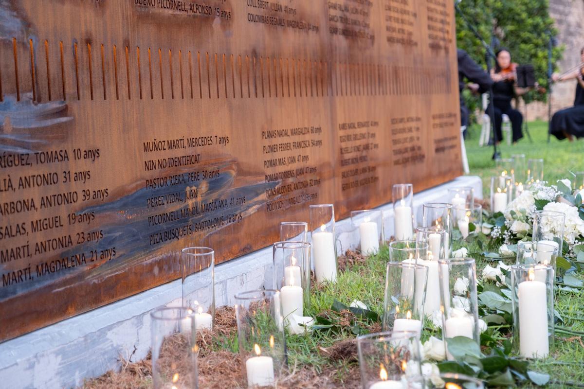 Prohens homenajea a las víctimas de los bombardeos republicanos sobre Palma en un acto sin Memòria de Mallorca