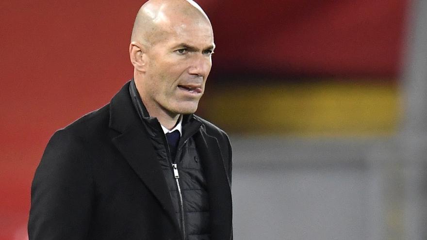 Zidane se va del Real Madrid