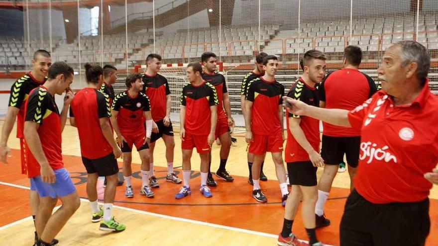 La plantilla del Procoaf Gijón, en su primer día de entrenamiento.