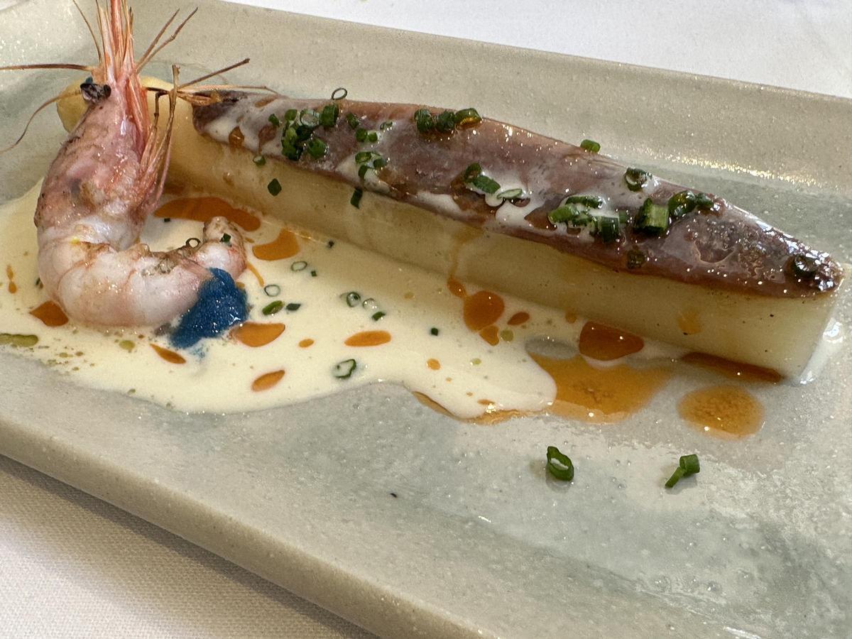 Espárrago blanco con quisquilla y anchoa.