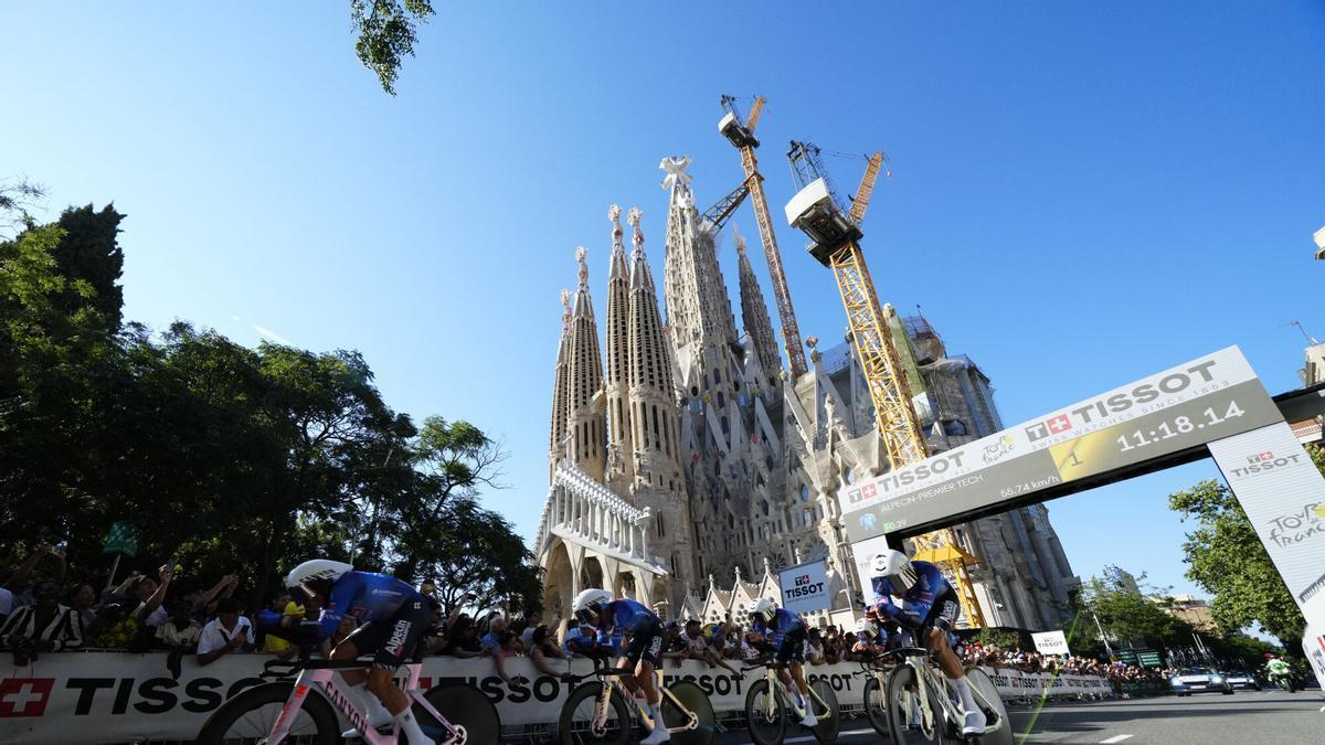 TOUR FRANCIA BARCELONA | El Tour de Francia arranca en Barcelona con miles de aficionados en las calles