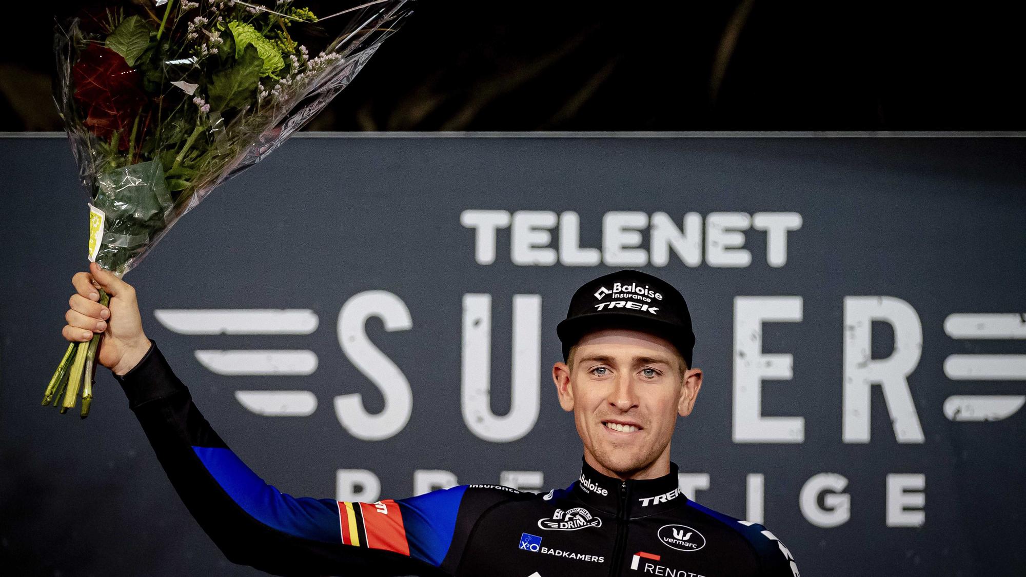 Toon Aerts celebró su triunfo en el Superprestige Gieten 2021 | EFE