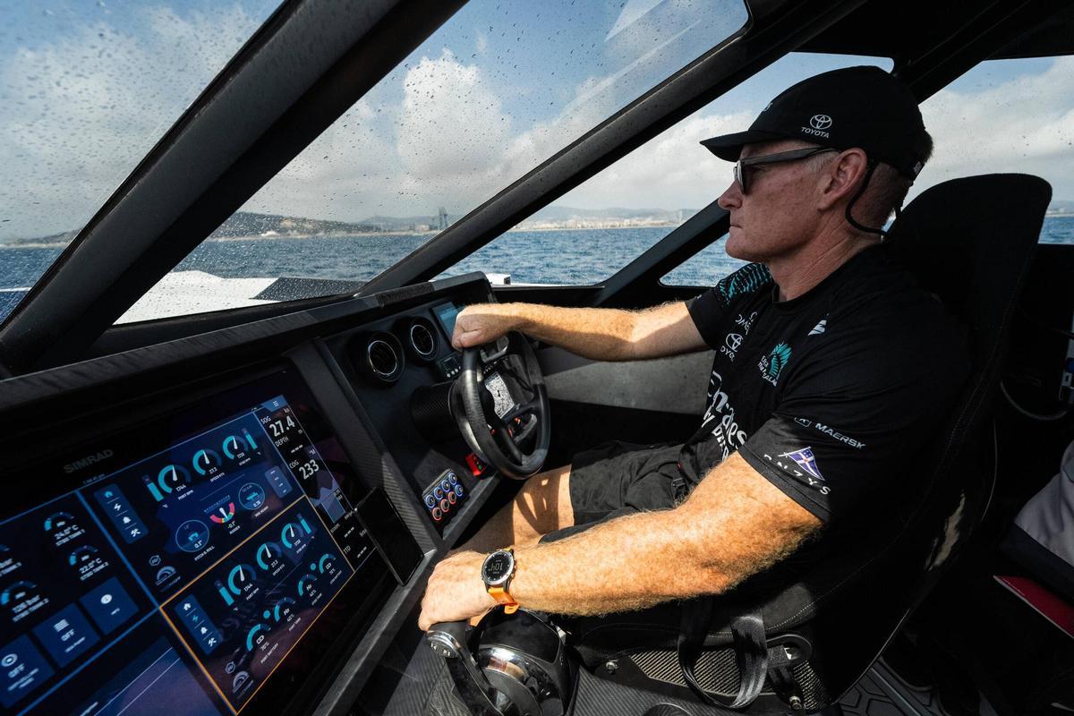 Revolución en la navegación: Barcelona ya ve volar a los primeros barcos de hidrógeno de cero emisiones, promovidos por la Copa América