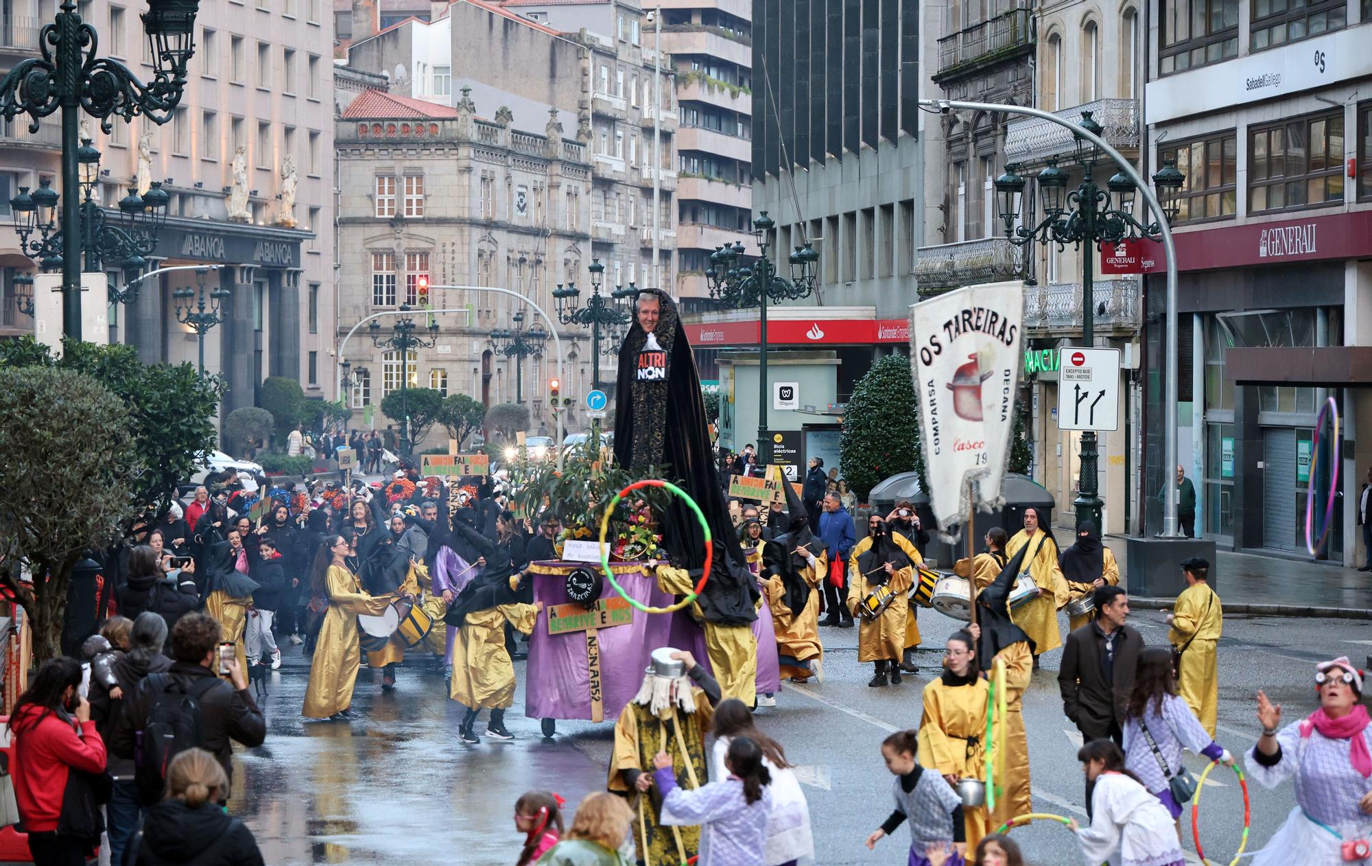 Comitiva fúnebre y premios del desfile finalizan el Carnaval en Vigo