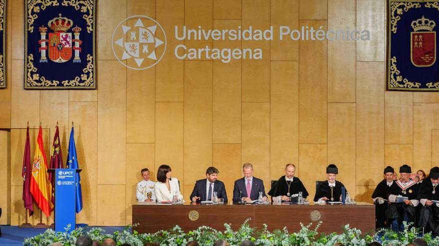 Felipe VI pide usar la Inteligencia Artificial bajo "el control de la inteligencia humana" durante la apertura del curso académico de las universidades en Cartagena