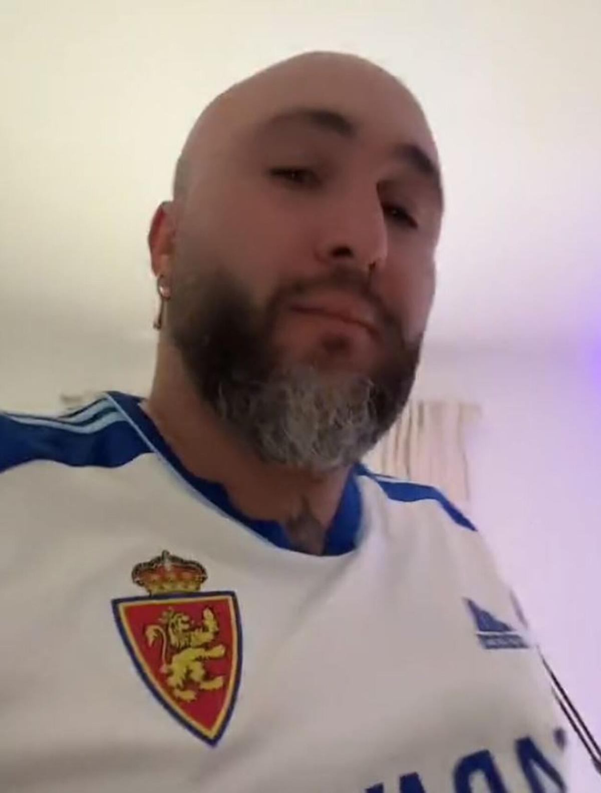 Kiko Rivera, con la camiseta del Real Zaragoza