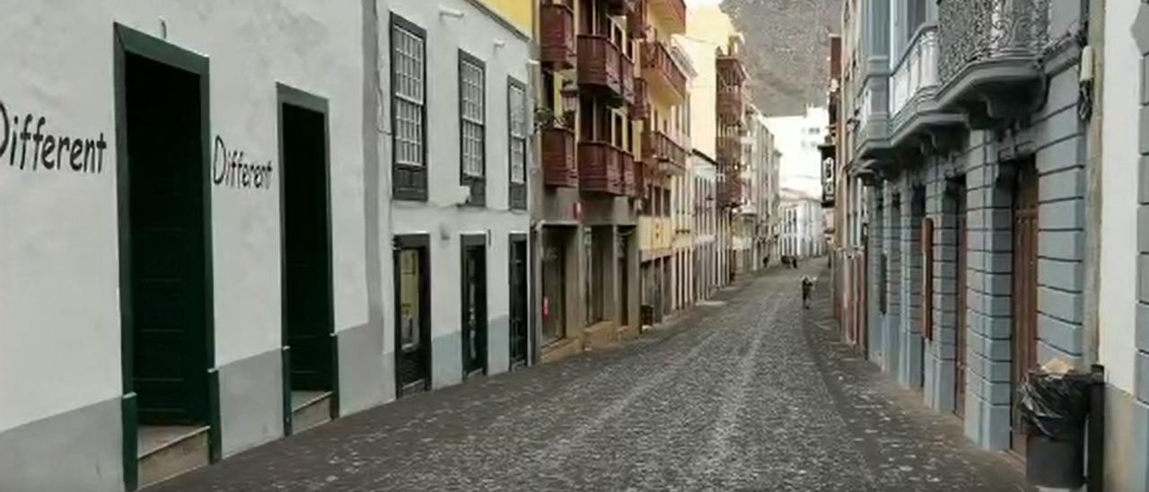 El viento arrastra las cenizas del volcán hasta Santa Cruz de La Palma