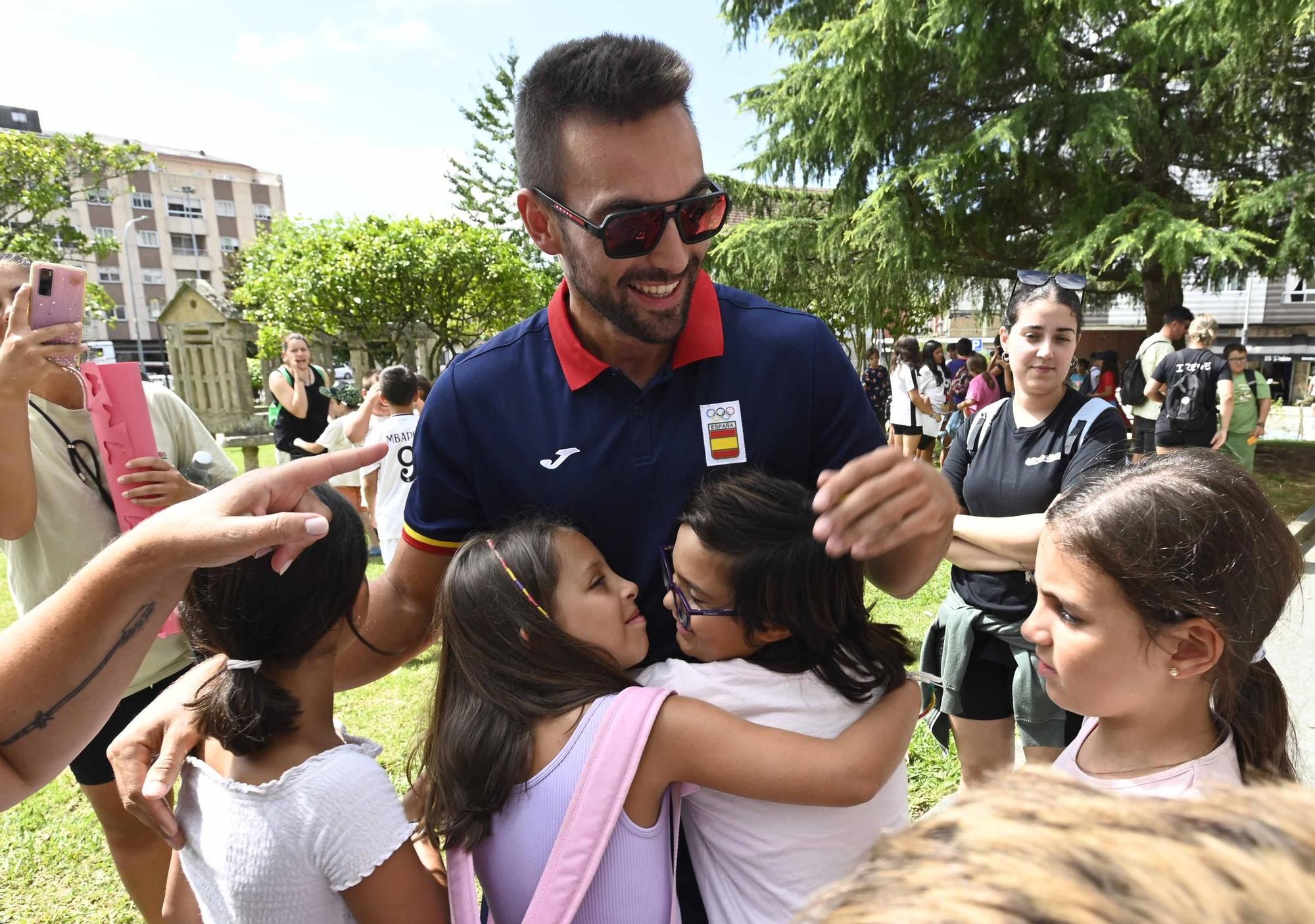 Moaña recibe entre aplausos a su olímpico Rodrigo Conde