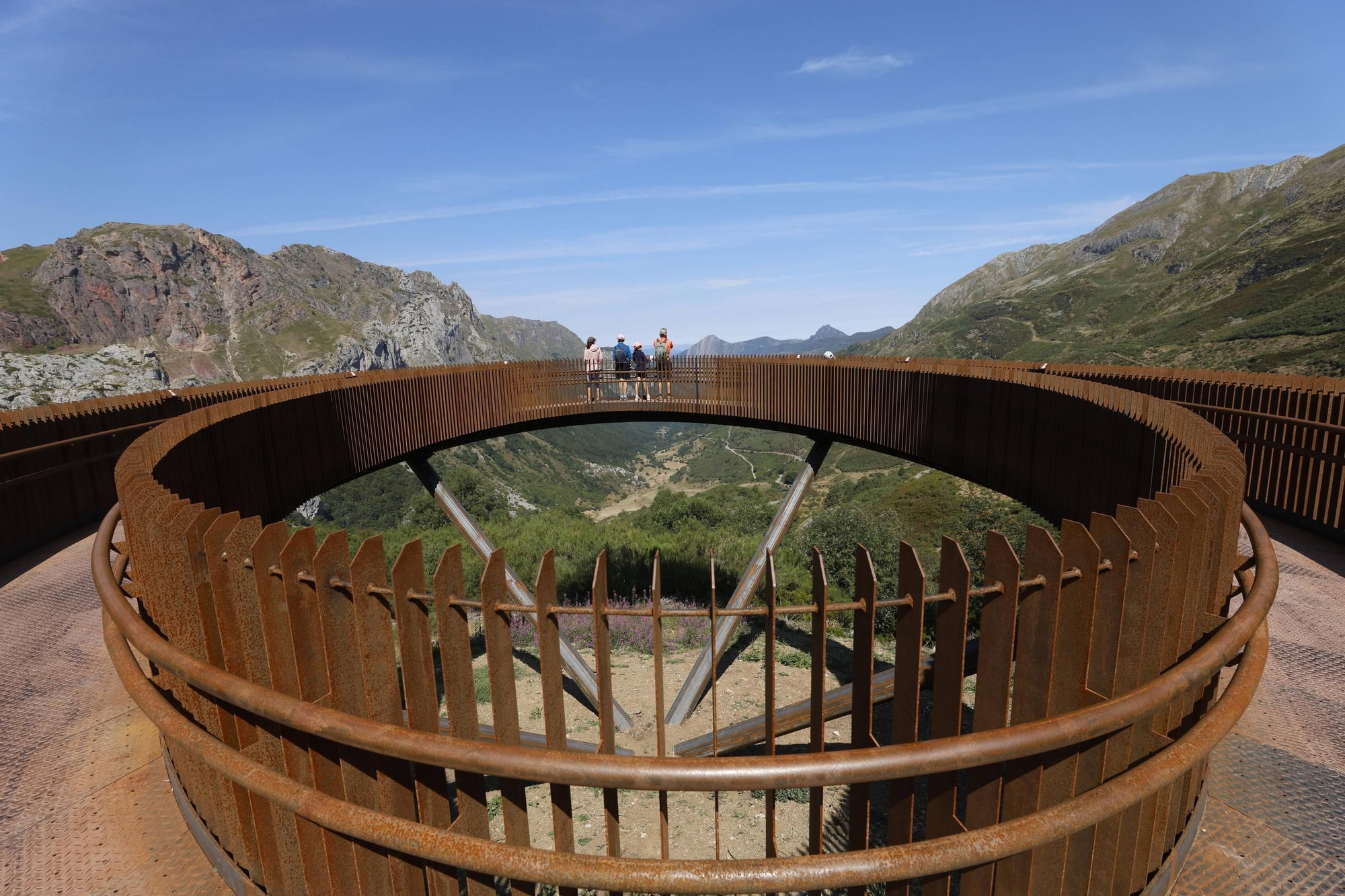Así fue la visita del ministro Jordi Hereu al mirador de La Farrapona