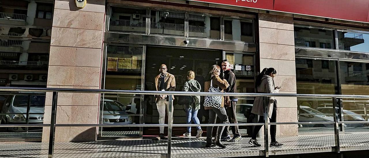 El informe destaca el dinero dedicado a ayudas para trabajadores en ERTE.