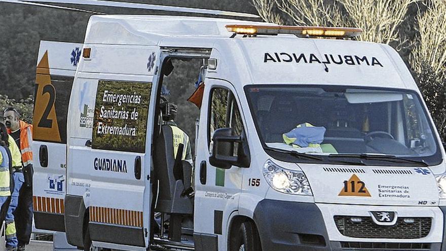 Los empleados de transporte sanitario en Extremadura denuncian que están &quot;explotados&quot;
