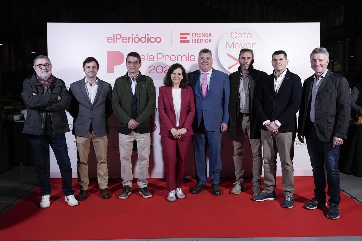 De izda a dcha: Pau Arenòs, Leo Gramona, de Gramona; Xavier Nadal, de Nadal; Gemma Martínez, directora adjunta de El Periódico;  Francesc de La Rosa Torelló, de Caves Torelló ; Pere Llopart, de Caves Llopart; Marcel Sabaté, de Sabaté i Coca ; Ferran Junoy, de Recaredo