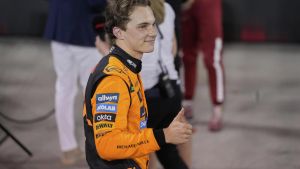 Oscar Piastri, tras conseguir la pole en Bahrein.
