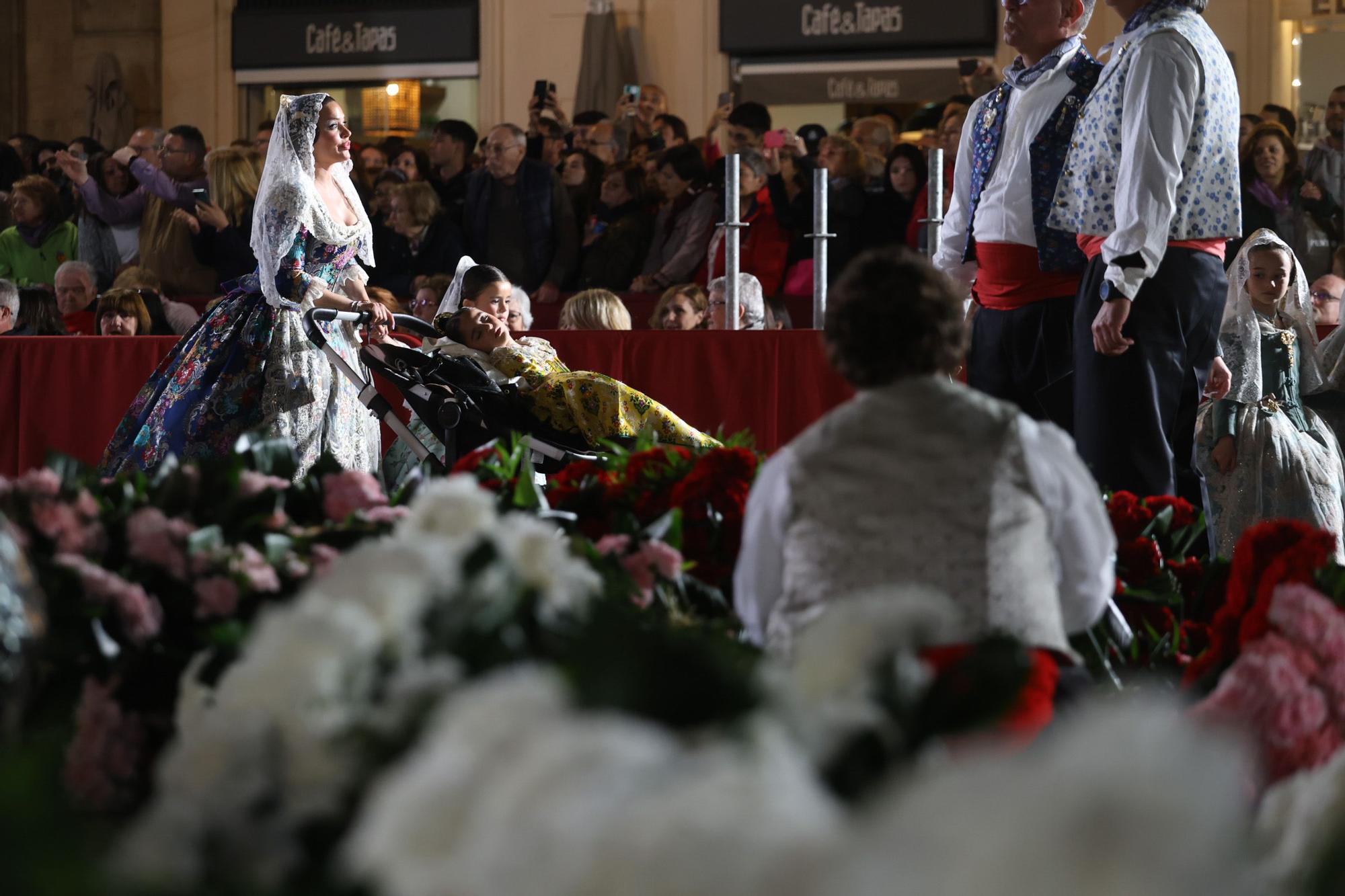 Búscate en el primer día de la Ofrenda en la calle San Vicente entre las 21 y las 22 horas