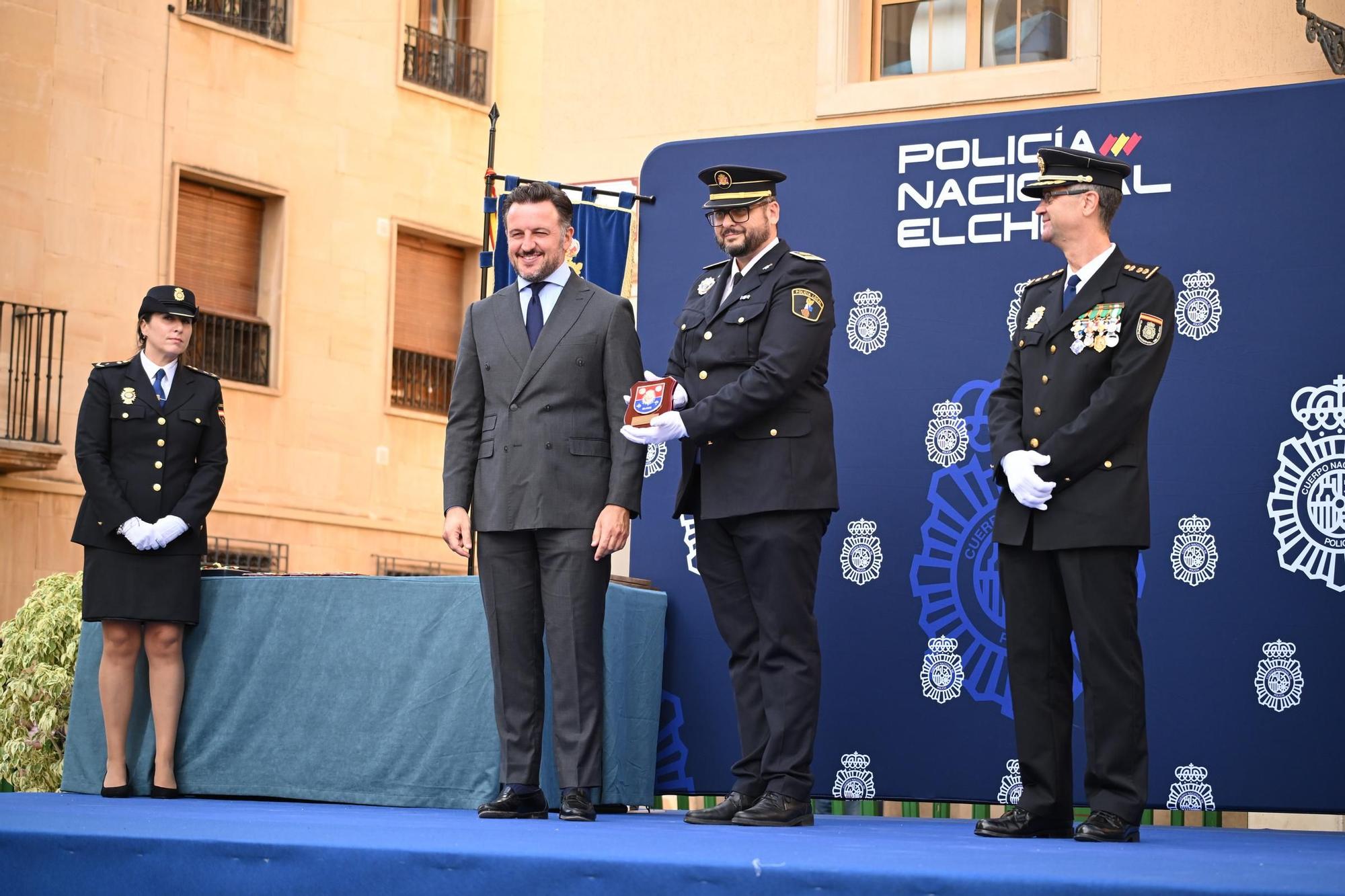 La Policía Nacional de Elche celebre el día de su patrón