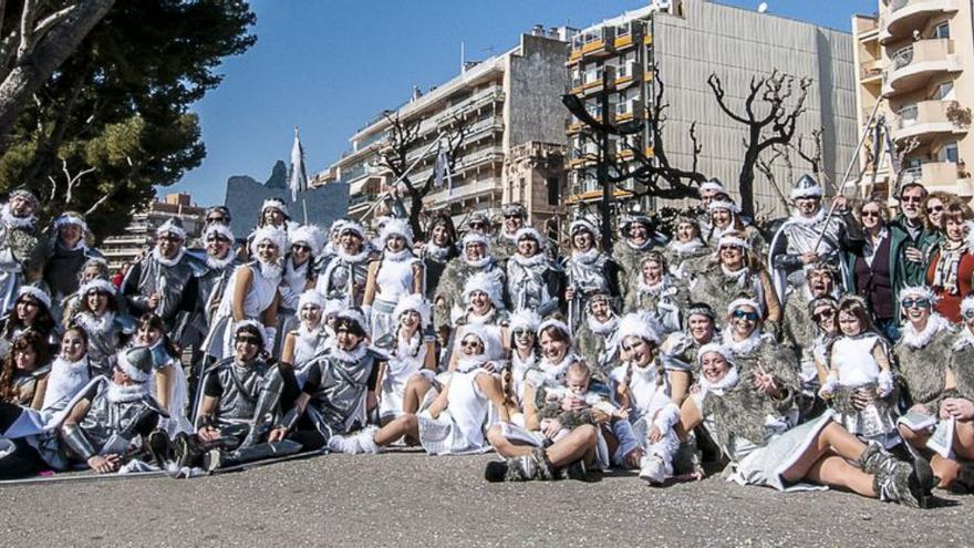 Foto de grup de la participació de l’entitat en un carnaval. | KINBÉDEBALL