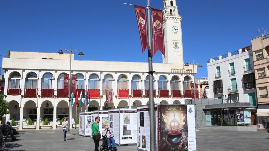 La Plaza Nueva de Lucena acoge una exposición sobre la Virgen de Araceli