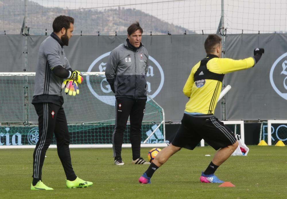 Eduardo Berizzo dirige el último entrenamiento matutino antes de que el cuadro celeste viaje a Madrid para medirse al Atlético.