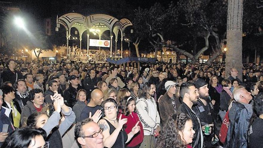 Aspecto del público asistente que llenó ayer el Parque San Telmo en la capital grancanaria. | juan carlos castro