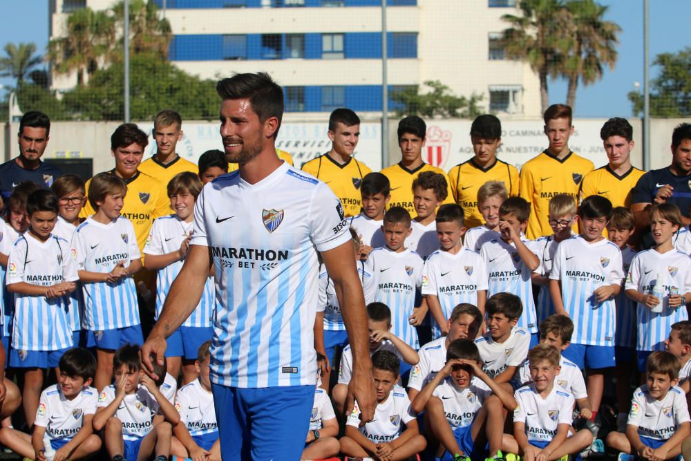 Presentación de Adrián González