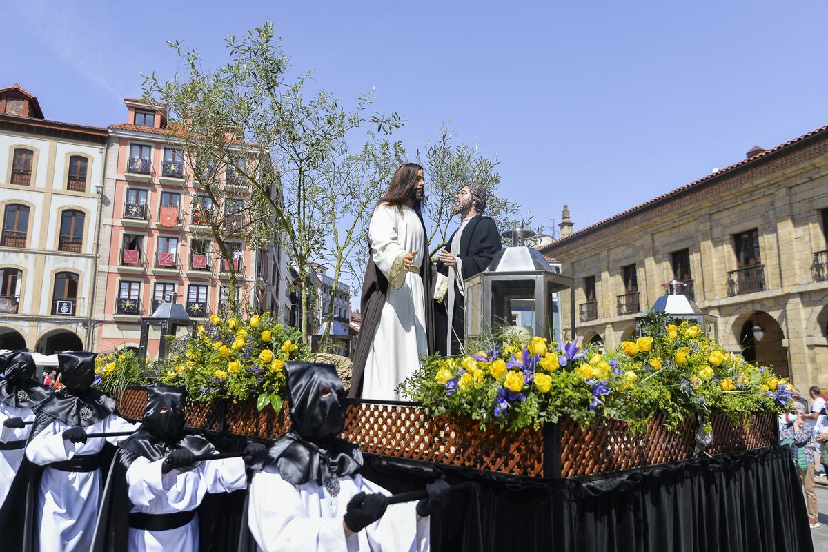 En imágenes: así fue la procesión de la hermandad del Beso de Judas En imágenes: así fue la procesión de la hermandad del Beso de Judas