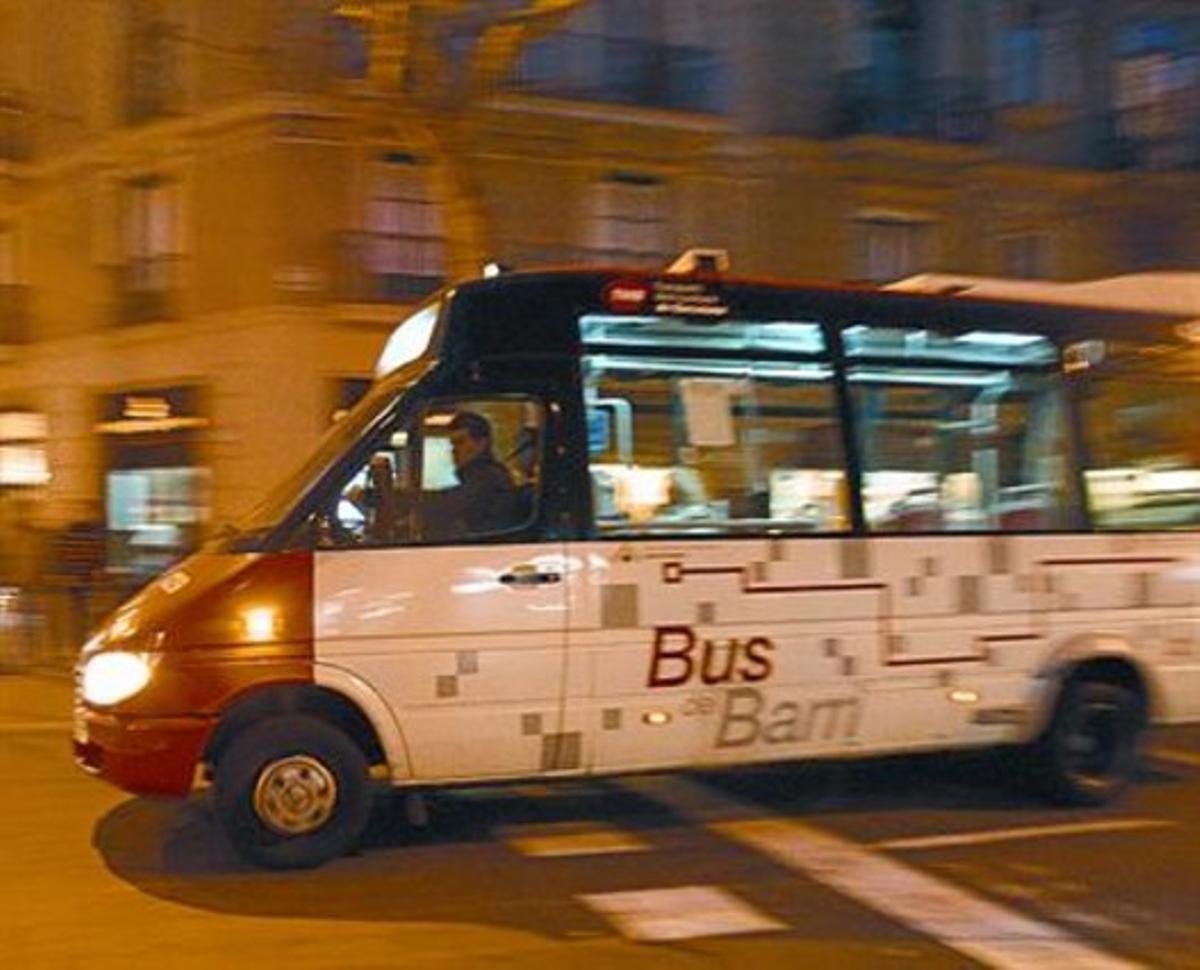 Autobús de barri 120, dimecres, al Poble-sec. Autobús de barri 120, dimecres, al Poble-sec.