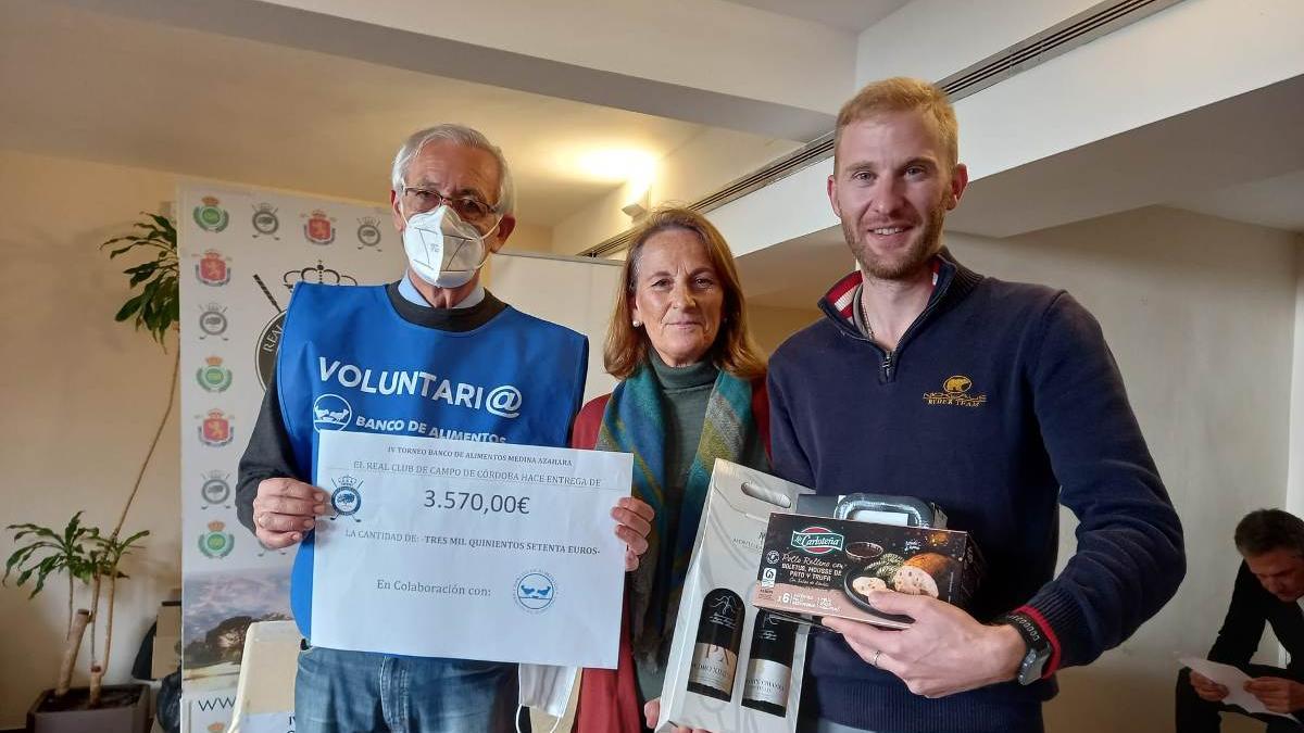 Entrega de trofeos del torneo de golf solidario de golf en beneficio del Banco de Alimentos Medina Azahara.