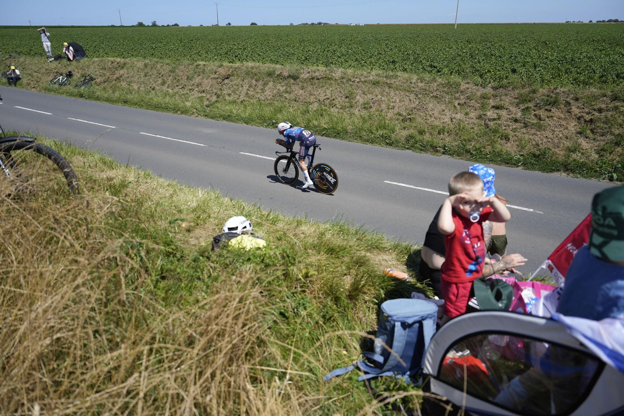 Italy's Mattia Cattaneo competes during the fifth stage of the Tour de France cycling race, an indivdual time-trial over 33 kilometers (20.5 miles) with start and finish in Caen, France, Wednesday, July 9, 2025. (AP Photo/Mosa'ab Elshamy)
