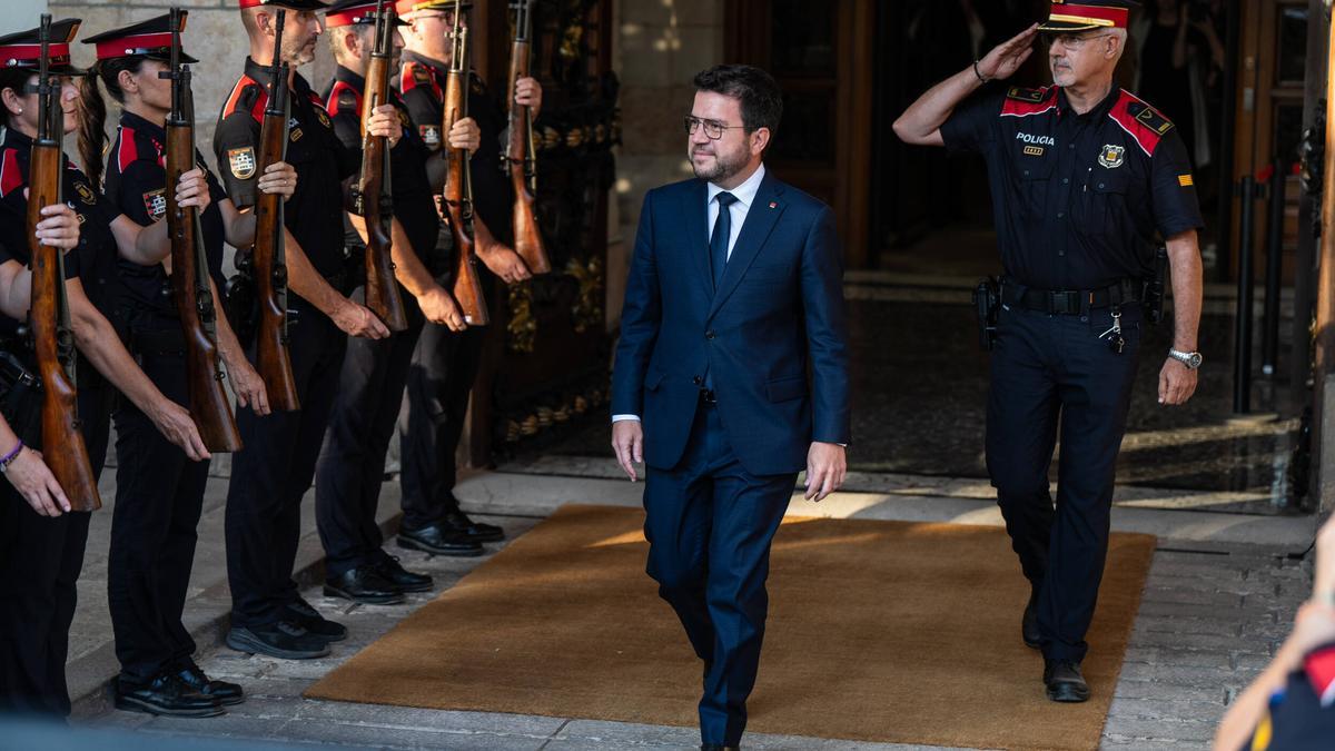 Pere Aragones, saliendo del Parlament el día de la investidura de Salvador Illa