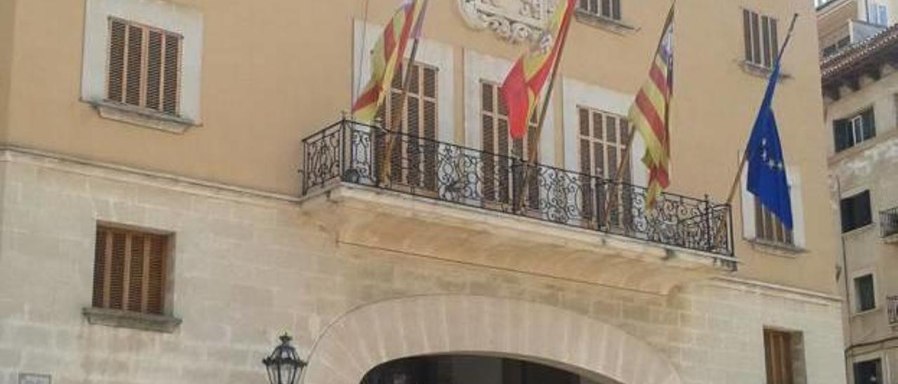 Una imagen de la fachada del ayuntamiento de Sóller.