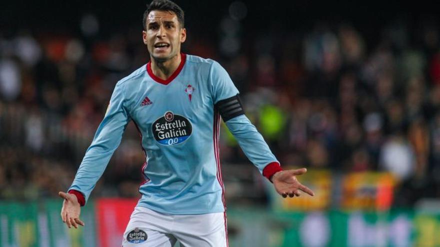 Hugo Mallo, durante el partido en Valencia.