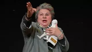 Dolores Vázquez recibe el premio Úrsula Meléndez de Texeda: "Todavía necesito un perdón del Gobierno"