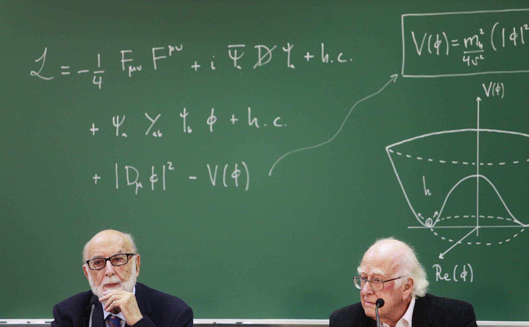 Encuentro de François Englert y Peter Higgs con estudiantes de Física, en la Universidad de Oviedo, en 2014.