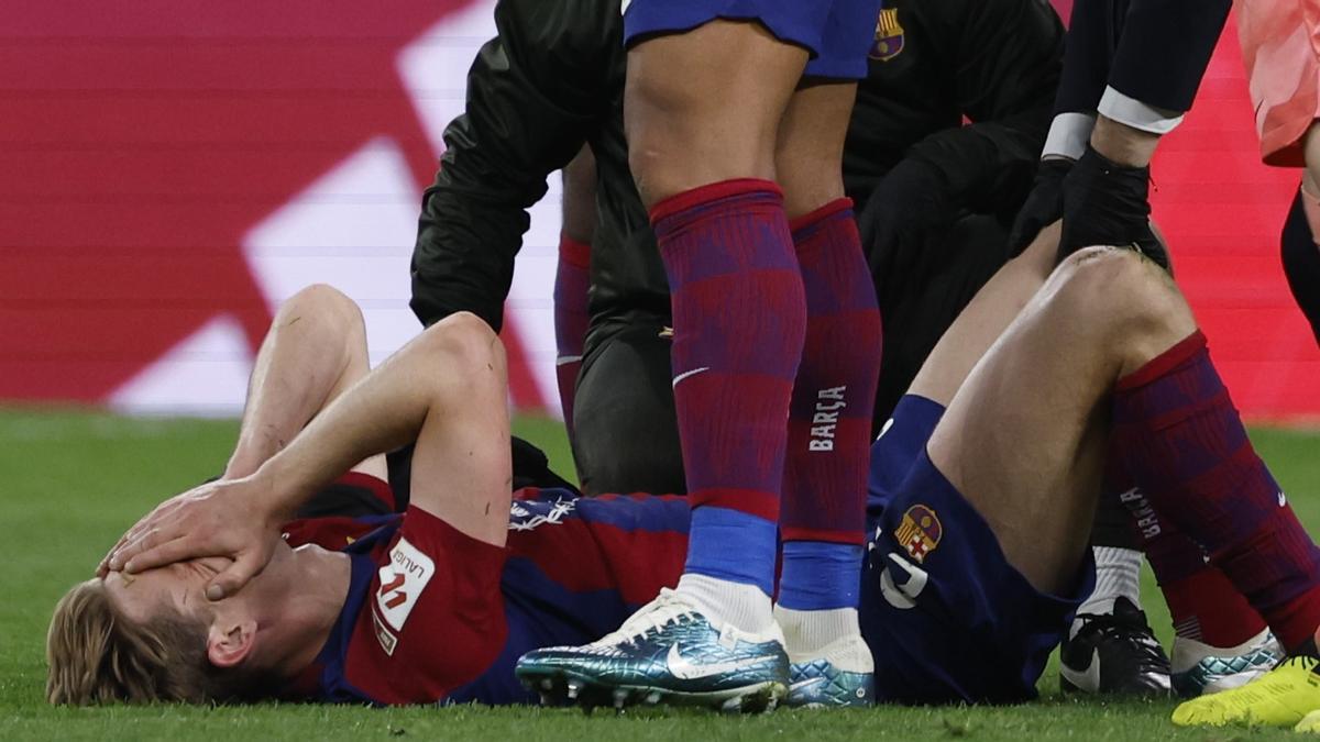 De Jong se lamenta de la tercera lesión en el tobillo derecho que padeció en el Madrid-Barça del 21 de abril en el Bernabéu.