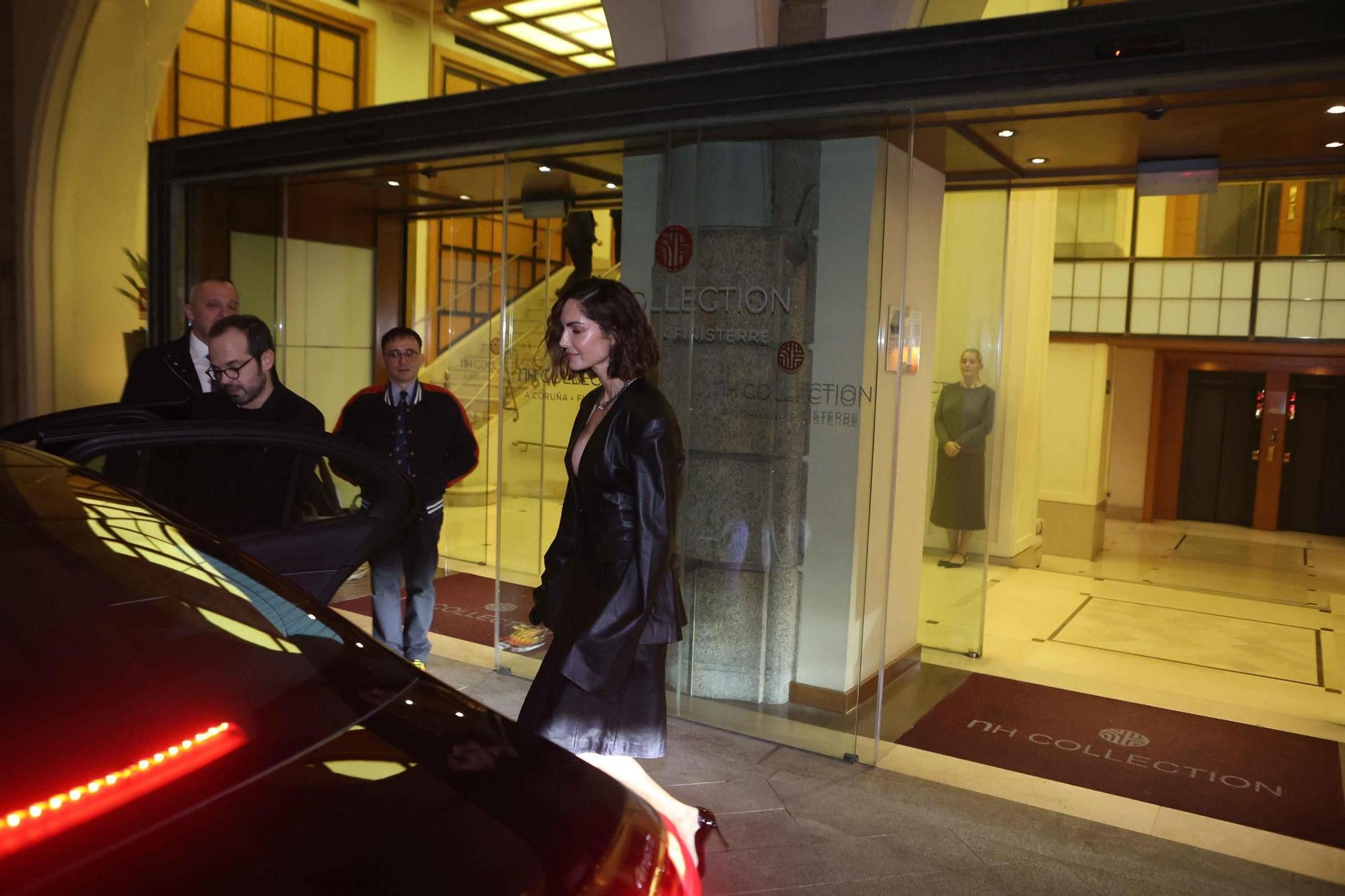 Las autoridades de A Coruña visitan la exposición 'Irving Penn: Centennial' con Marta Ortega