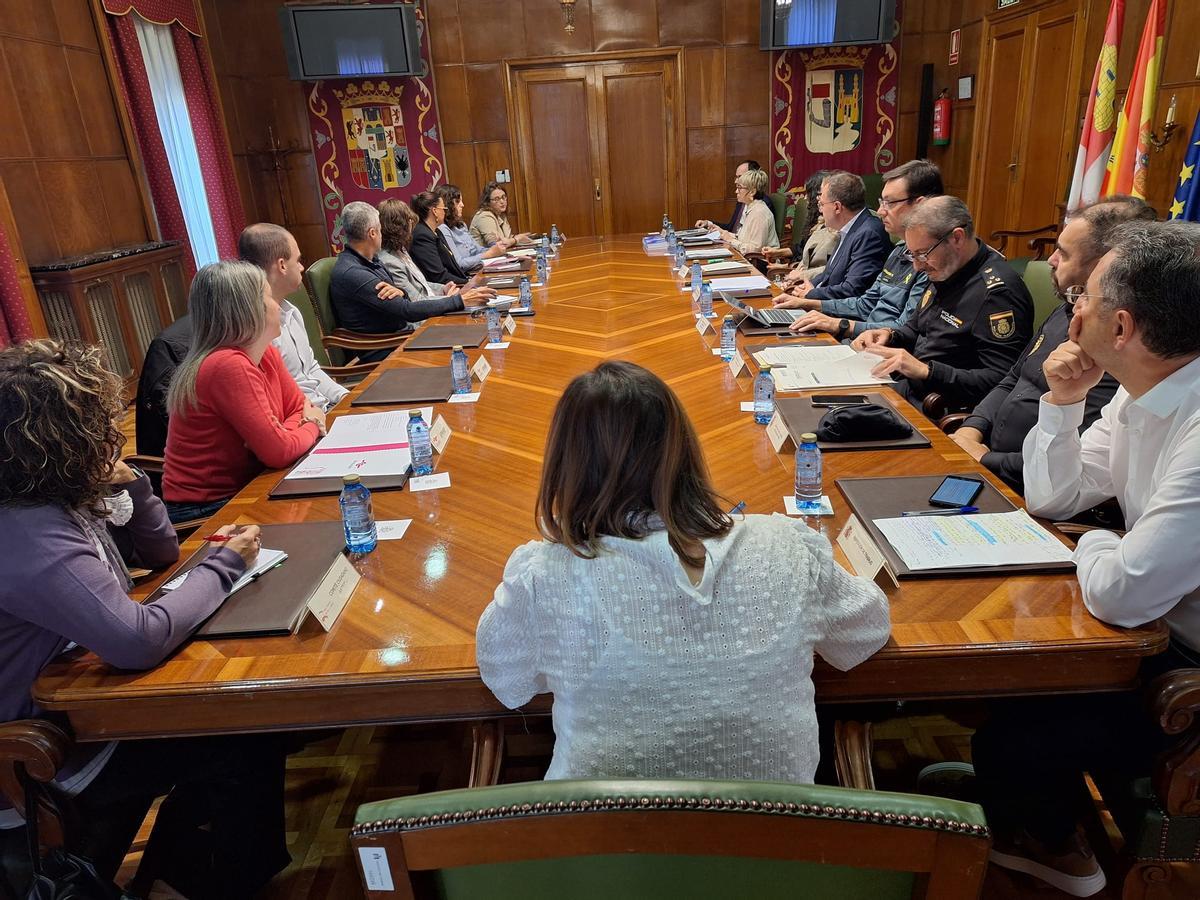Reunión de la mesa de trabajo en la Subdelegación del Gobierno en Zamora.