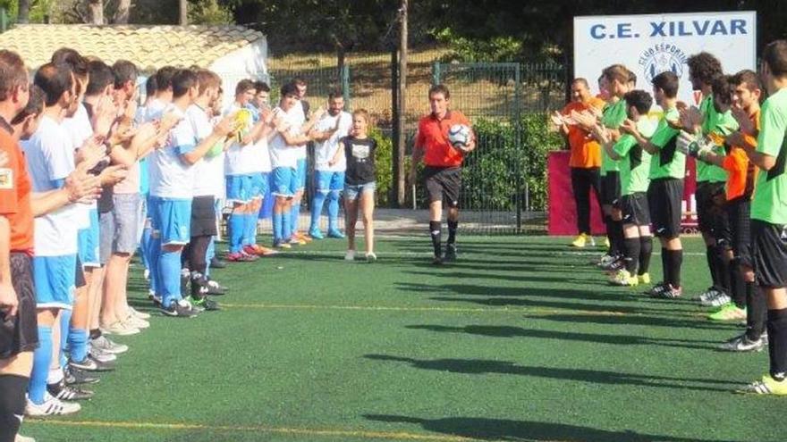 El Xilvar y el Pina de Primera regional despidieron al árbitro Alfonso Bessini.
