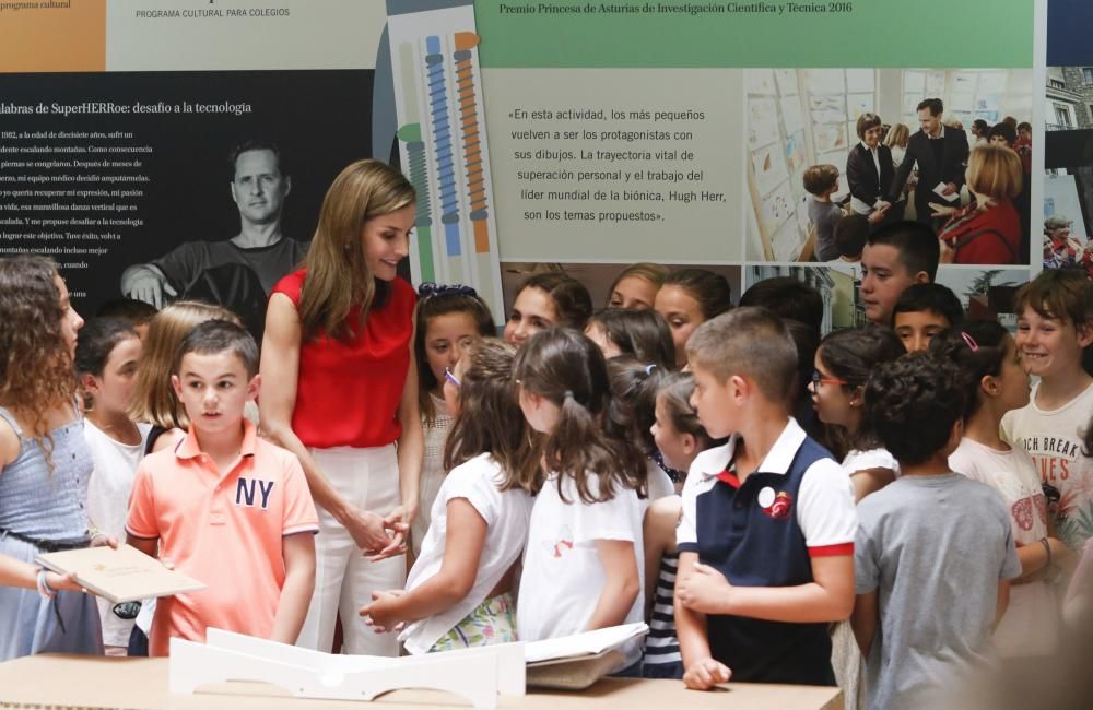 Visita de la Reina Letizia al colegio Quirinal