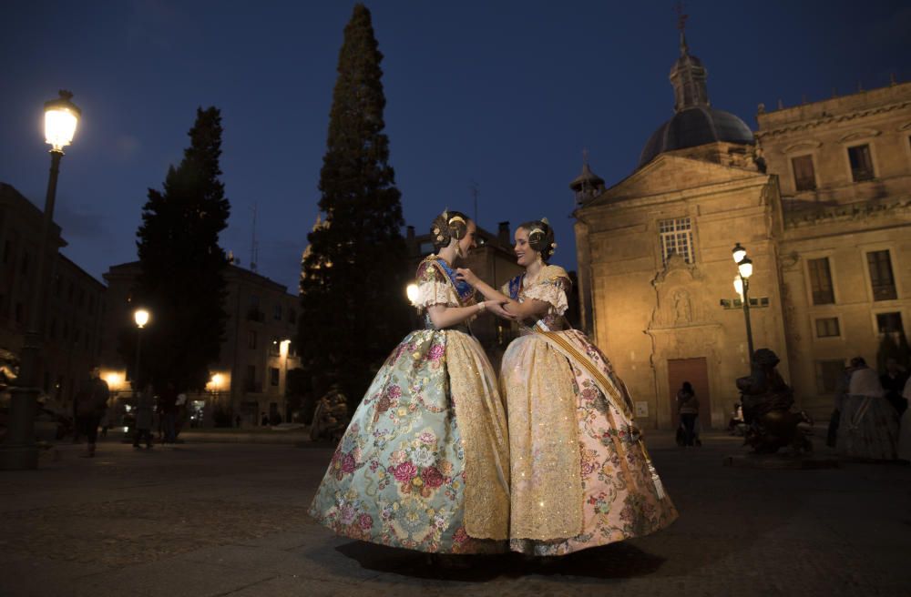 El viaje de la fallera mayor y la corte a Salamanca para el Extra de Fallas de Levante-EMV