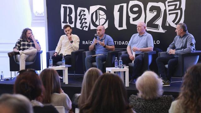 Un momento de la presentación celebrada ayer en A Sede. | JOSÉ LORES