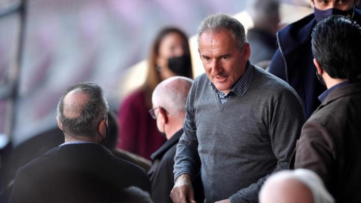 Txiki Begiristain en una conferencia de prensa el año pasado en el Camp Nou