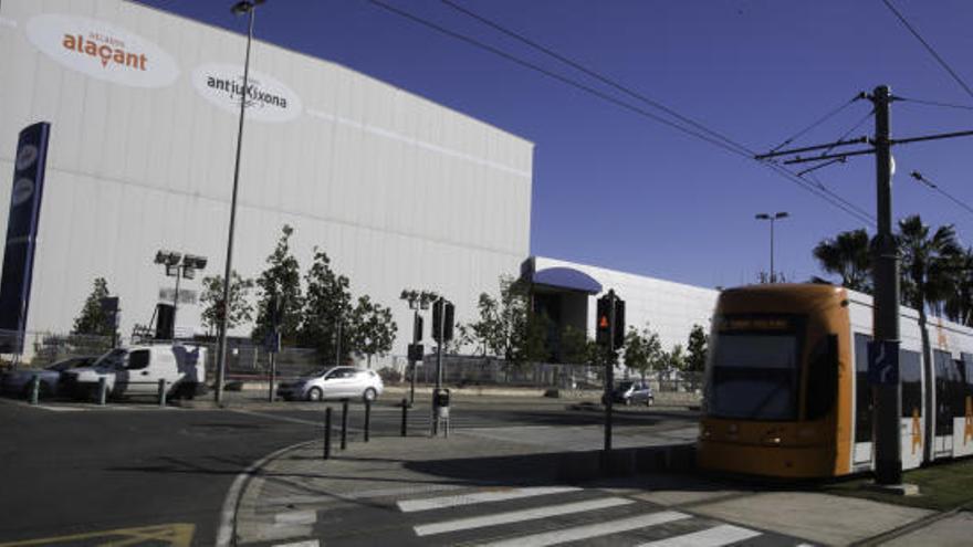 Muere un trabajador arrastrado por una máquina en la fábrica de Helados Alacant