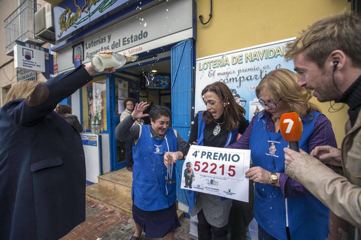 LOTERA DE LAS TORRES DE COTILLAS REPARTE TRES MILLONES DEL 52.215