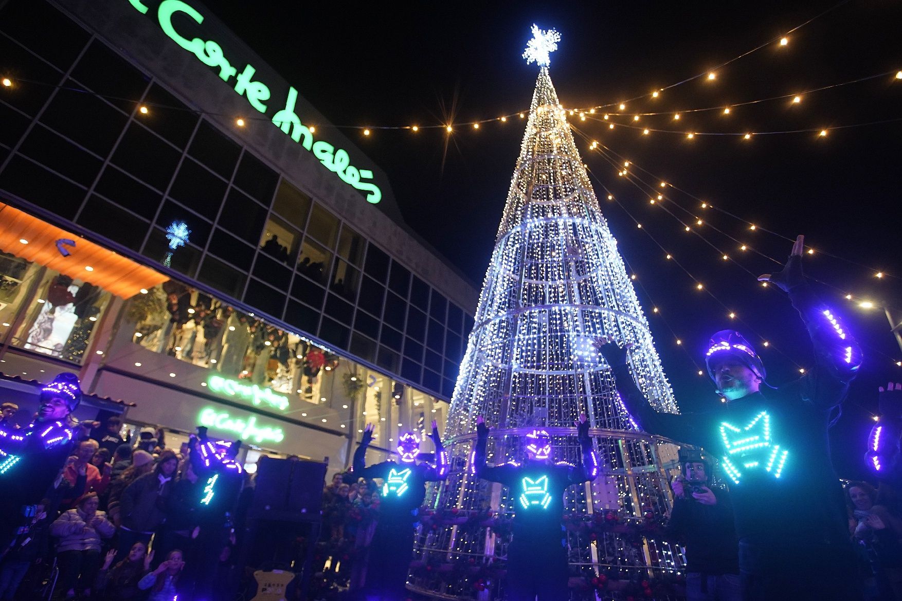 Les imatges de l'obertura de les llums de Nadal al Corte Inglés de Girona