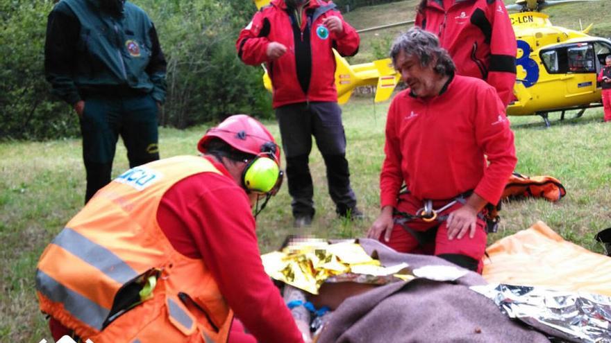 Localizan desorientado y con lesiones al montañero desaparecido en Somiedo