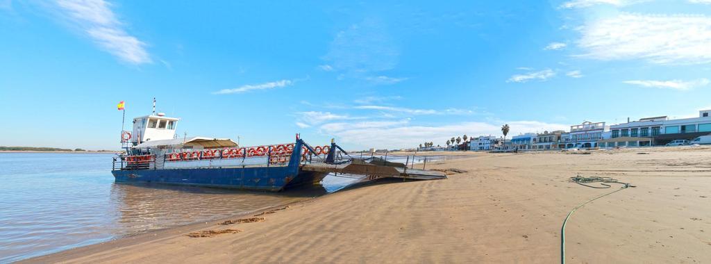 Barco amarrado en Sanlúcar de Barrameda