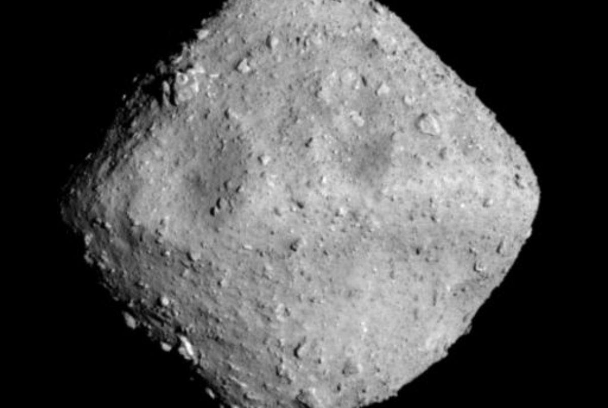 Estranys materials a l’asteroide Ryugu podrien revelar els secrets sobre l’origen de la vida