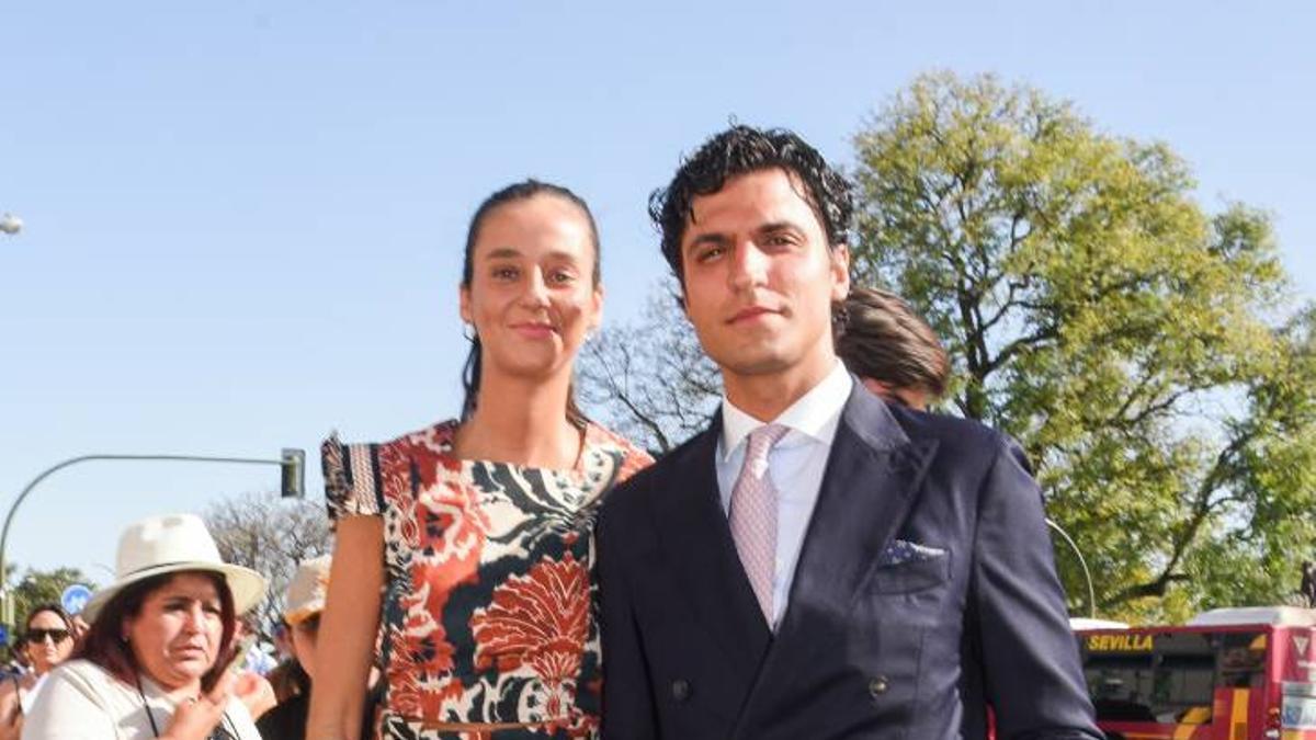 Victoria Federica y Tomás Paramo a su llegada a una corrida de toros en Sevilla