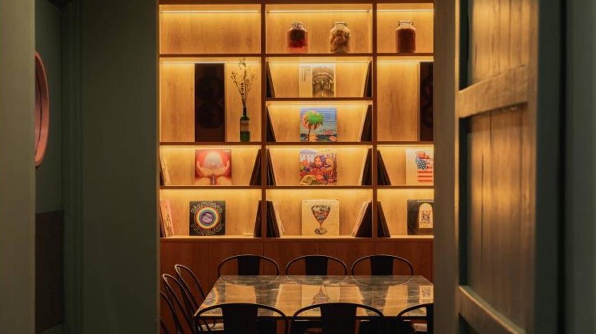 El pequeño reservado del restaurante Salsa Street Food de la calle de Muntaner.