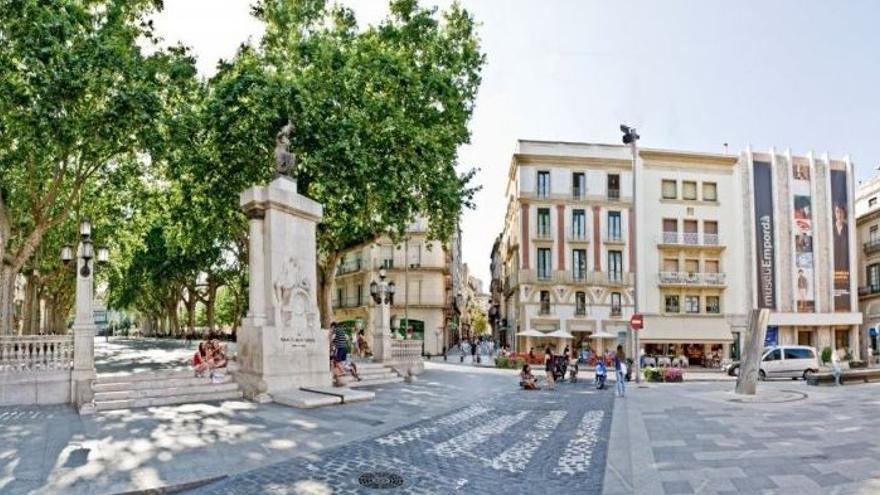 Setmana Sense Fum a Figueres amb una paradeta a la Rambla dimarts 31 de maig